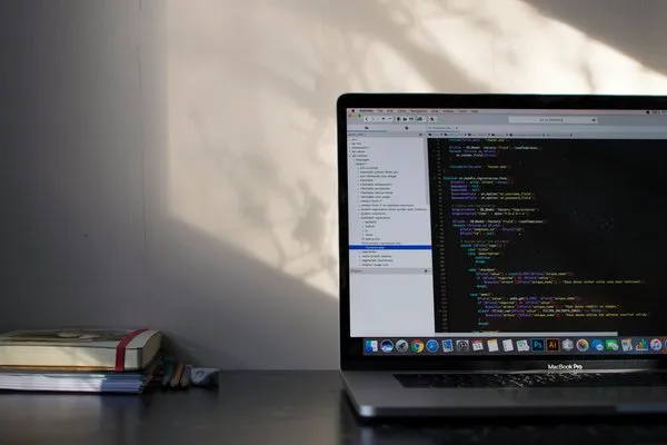 programiranje i pisanje koda pri izradi sajta