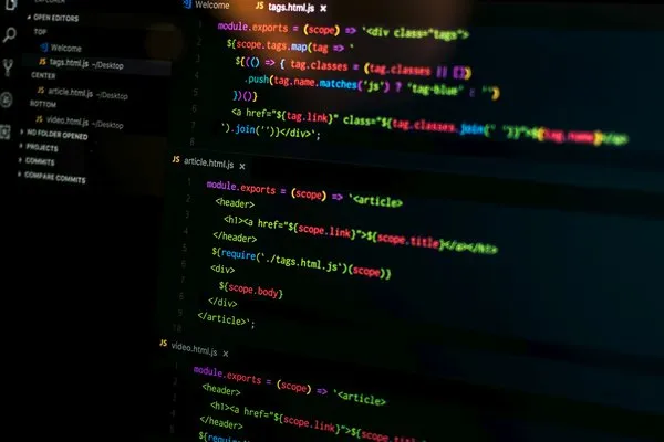 programiranje i pisanje koda pri izradi sajta